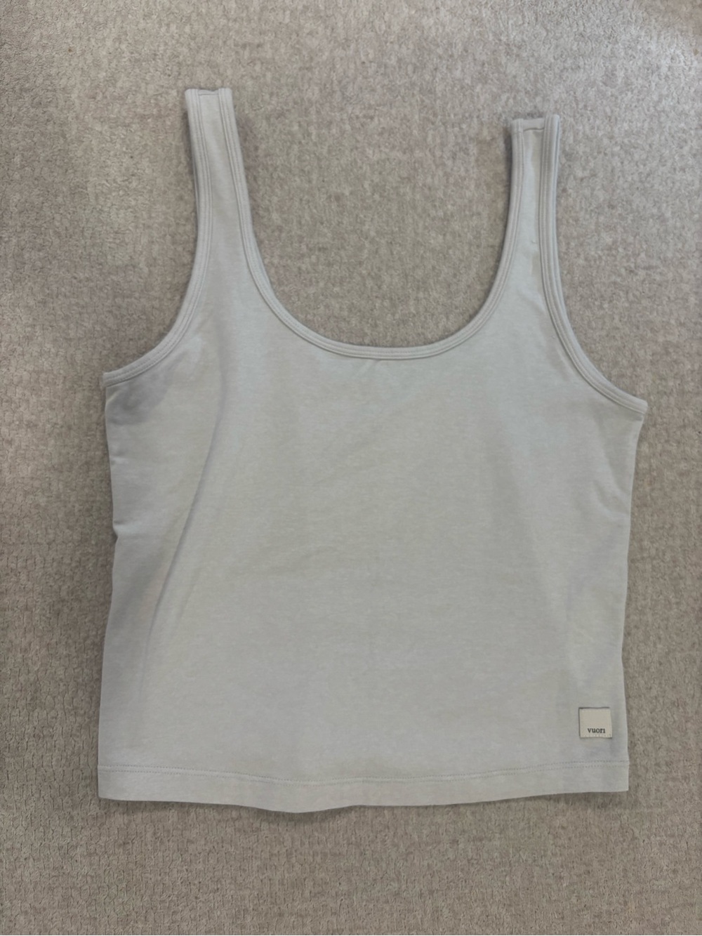 Vuori Scoop Neck Tank in Light Gray